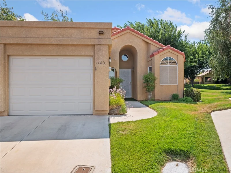 11601 Park Lane, Apple Valley, CA 92308