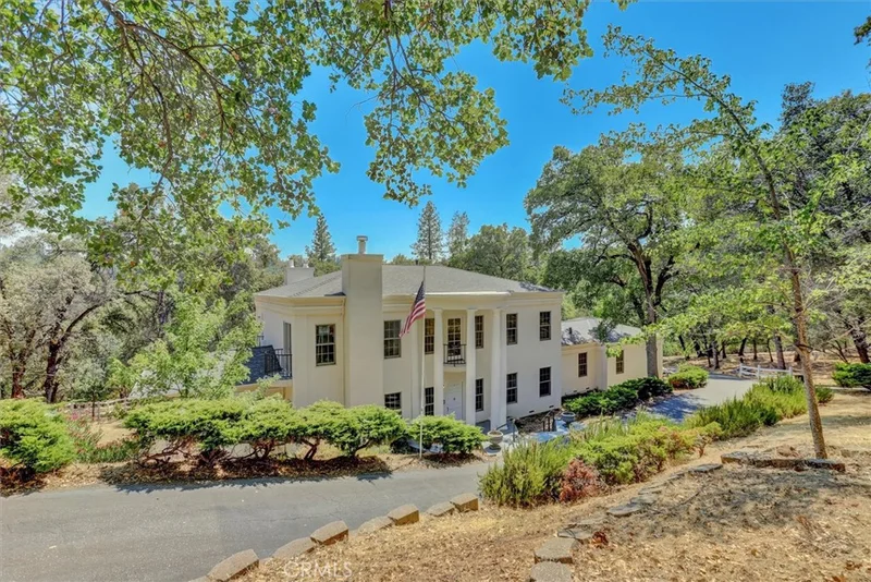 19555 Black Oak Lane