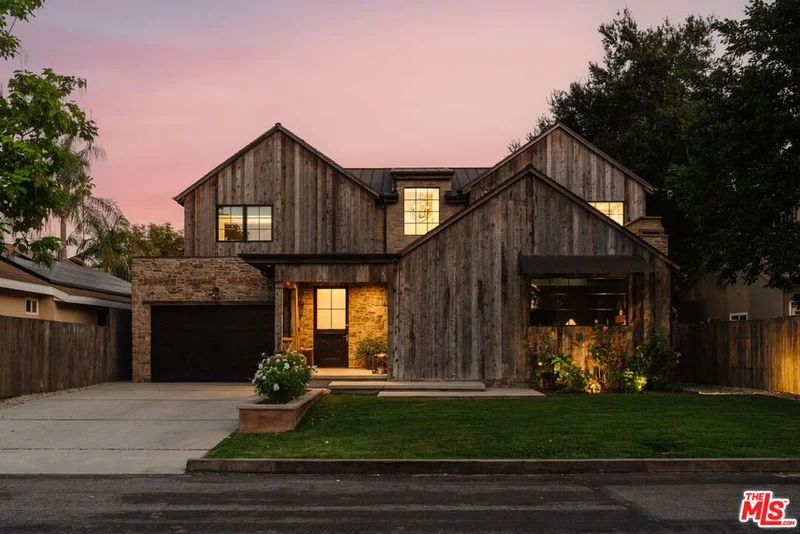 11734 Huston Street, Valley Village, CA 91607
