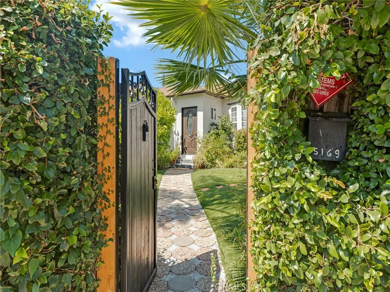 5169 Hesperia Avenue, Encino, CA 91316
