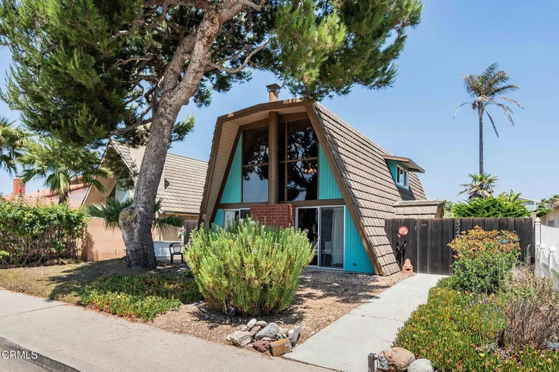 5205 Beachcomber Street, Oxnard, CA 93035