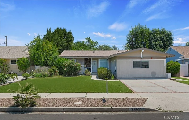 10022 Gothic Avenue, North Hills, CA 91343