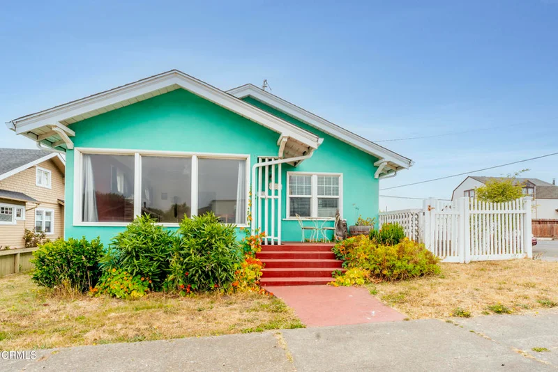 102 N Whipple Street, Fort Bragg, CA 95437