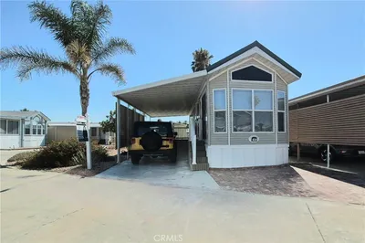 1295 S Cawston Avenue 143 photo 2