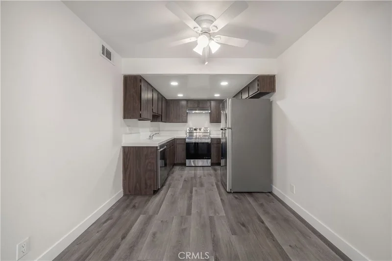 1246 Patricia Avenue 26, Simi Valley, CA 93065