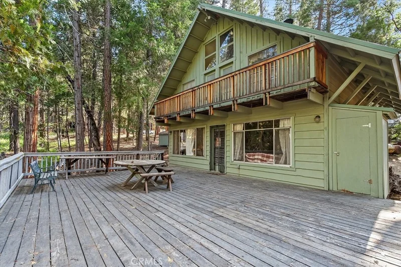 8028 Woodpecker Way, Yosemite, CA 95389