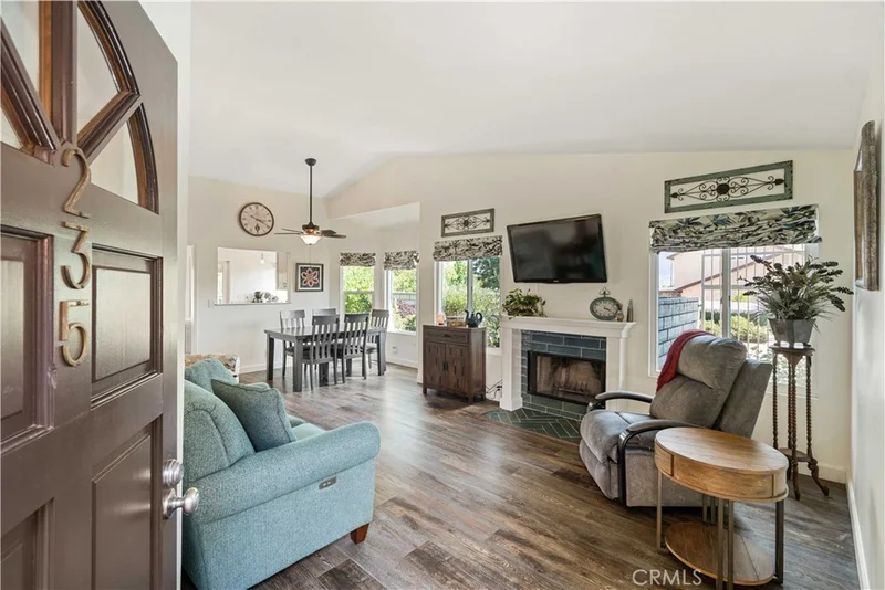 22909 Banyan Place 235, Saugus, CA 91390
