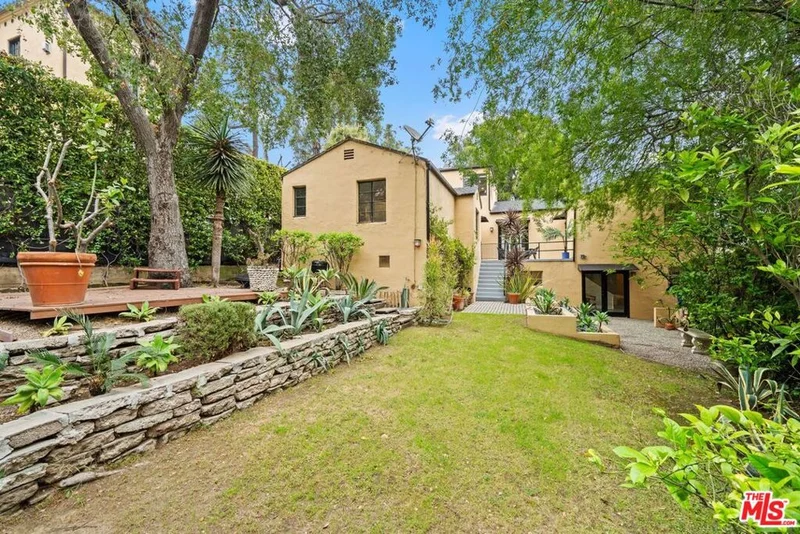 4310 Cedarhurst Circle, Los Angeles, CA 90027