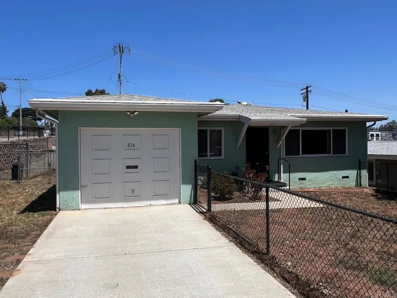 854 W 3rd Avenue, Escondido, CA 92025