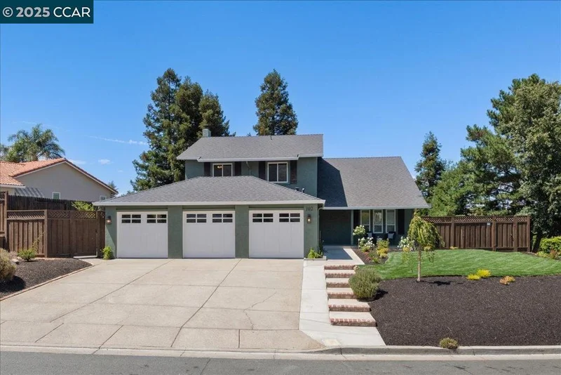 102 Mt Trinity Ct, Clayton, CA 94517