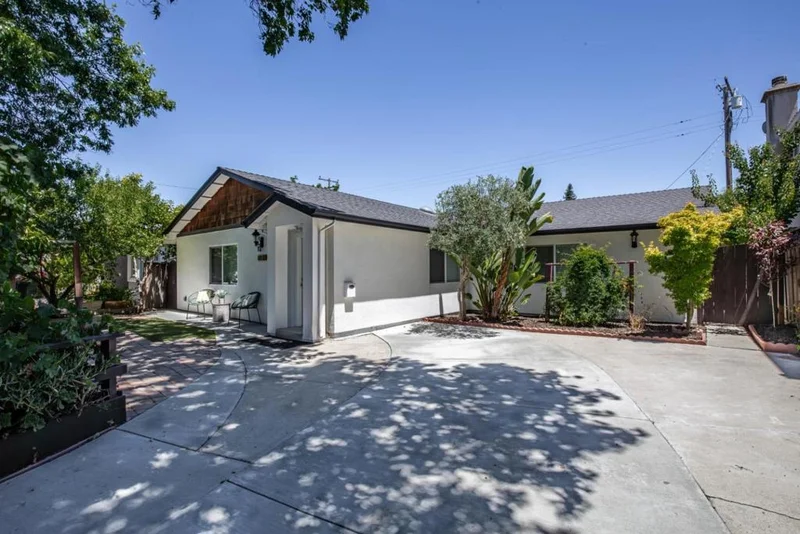 10250 Calvert Drive, Cupertino, CA 95014