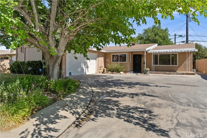 1027 W Avenue J8, Lancaster, CA 93534