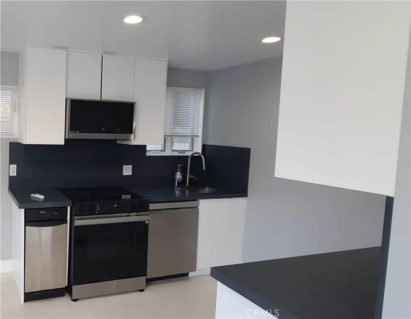 2504 23rd Street B photo 2