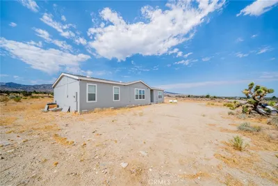 1573 Smoke Tree Road photo 2