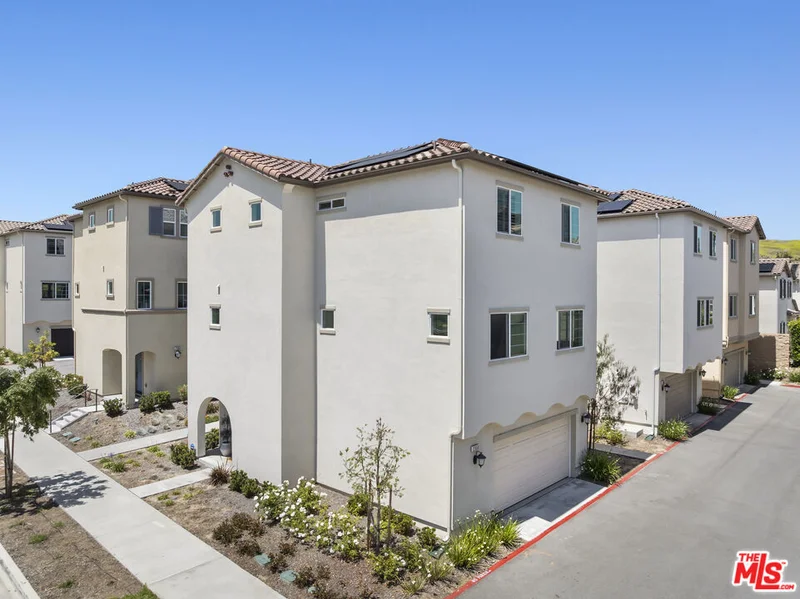 27659 S Rosewood Lane, San Pedro, CA 90732
