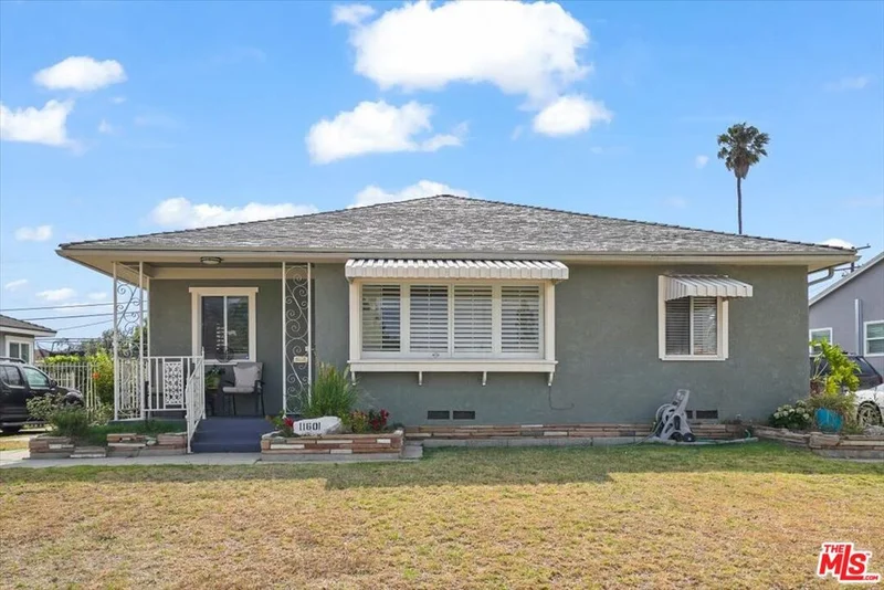 11601 Simms Avenue, Inglewood, CA 90303