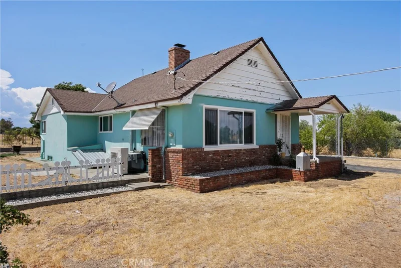4175 East Avenue, Corning, CA 96021