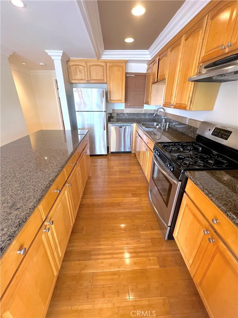100 Cliff Drive 5 photo 2