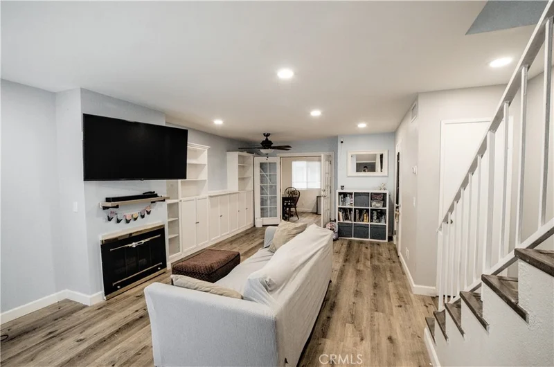 9140 Burnet Avenue 3, North Hills, CA 91343