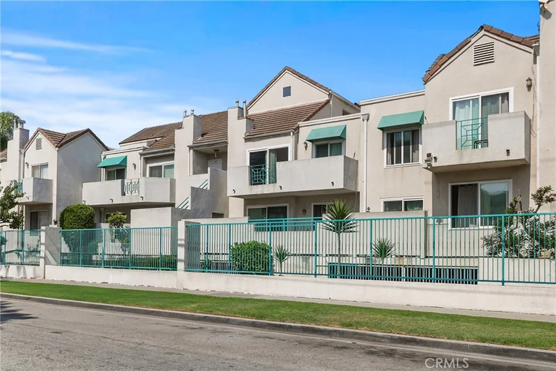 430 E Spruce Avenue 77, Inglewood, CA 90301