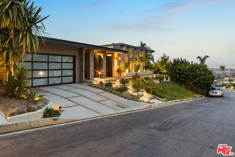 4123 S Cloverdale Avenue, Los Angeles, CA 90008