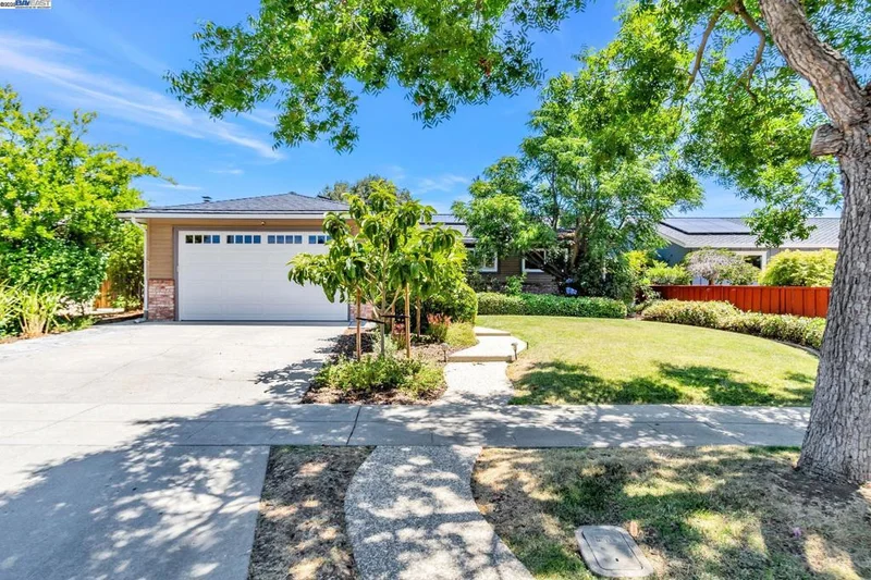 6290 Lillian Way