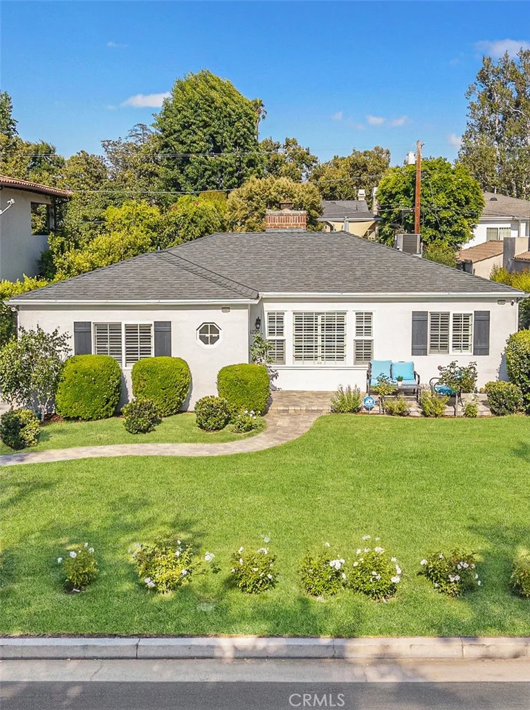 4220 Bellaire Avenue, Studio City, CA 91604