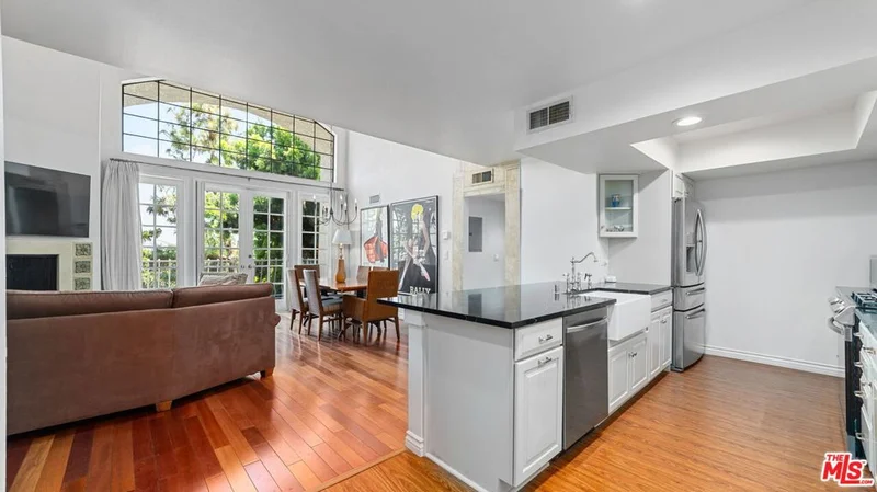 10327 Missouri Avenue 301, Los Angeles, CA 90025