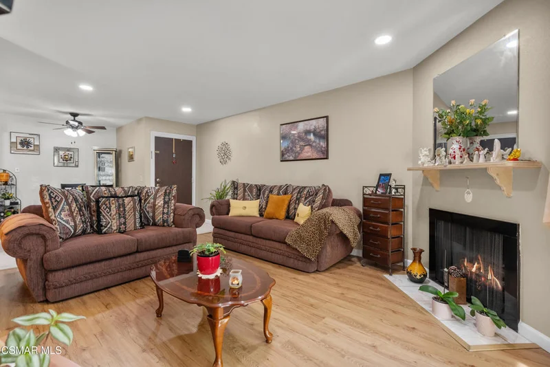 1256 Patricia Avenue 3, Simi Valley, CA 93065