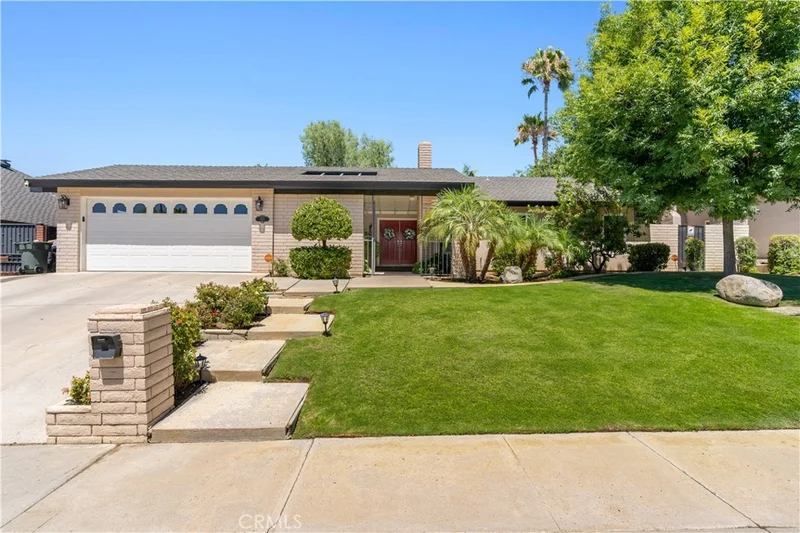 4116 Chardonnay Drive, Bakersfield, CA 93306