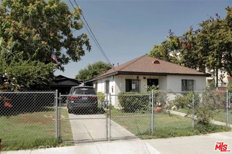 905 Hickory, Compton, CA 90220