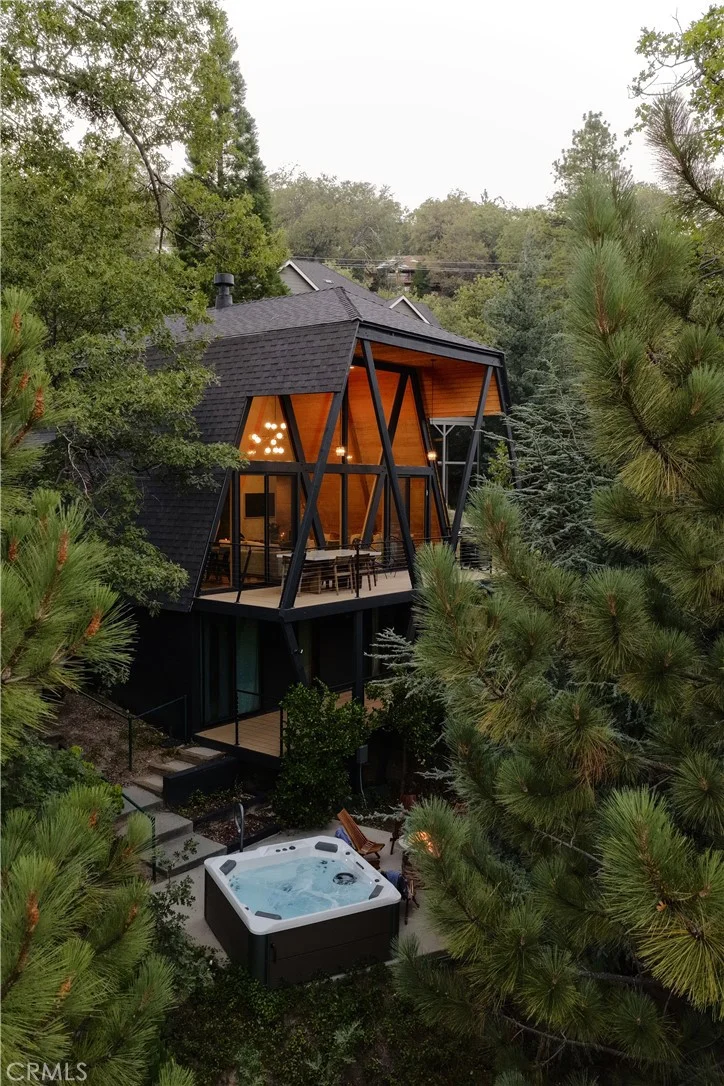 27592 W Shore Road, Lake Arrowhead, CA 92352