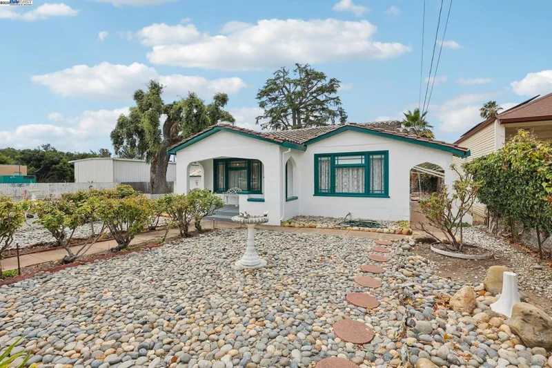 11768 Main St, Sunol, CA 94586