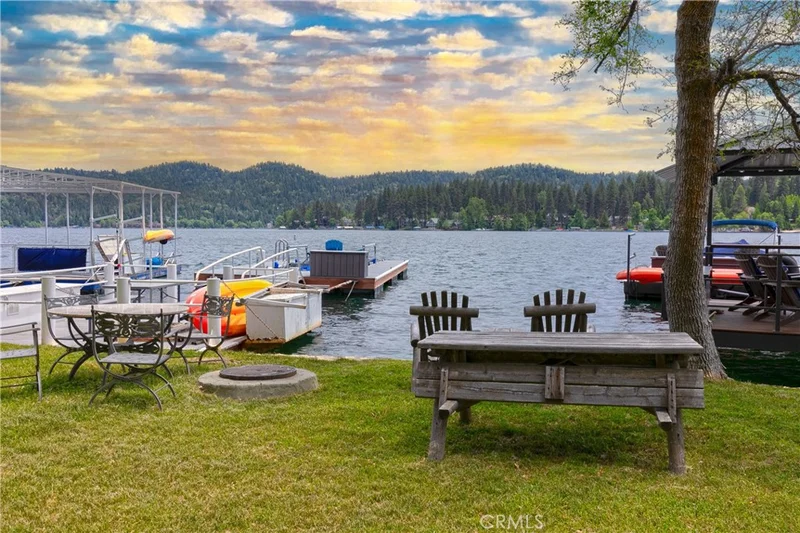 427 427A, Lake Arrowhead, CA 92352