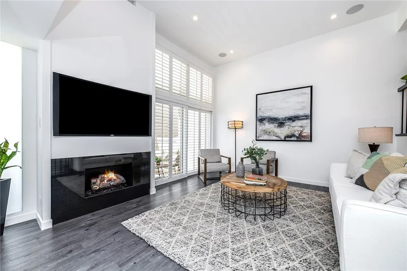 4345 W Sarah Street 3, Burbank, CA 91505