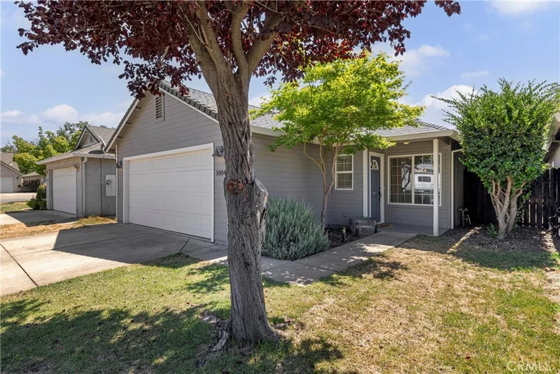 1004 Regency Dr, Chico, CA 95926