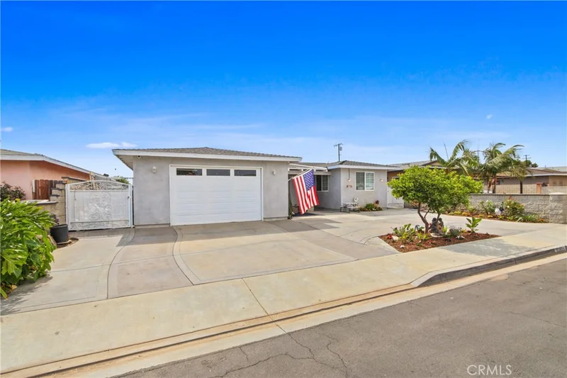 10301 Rhiems Road, Anaheim, CA 92804