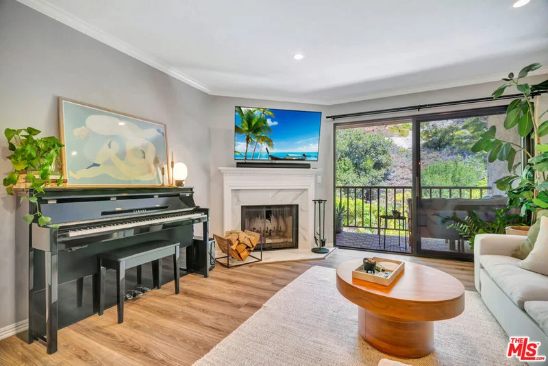 4210 Via Arbolada 205, Los Angeles, CA 90042