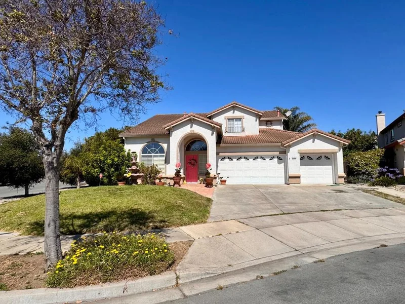 1 Eliot Circle, Salinas, CA 93906