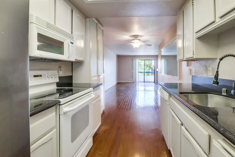 2560 C Street 20, San Diego, CA 92102