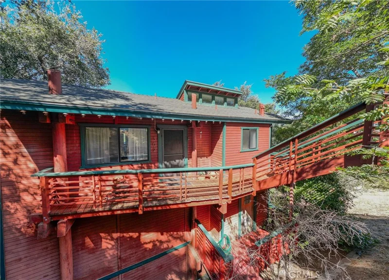 302 Darfo Drive, Crestline, CA 92325