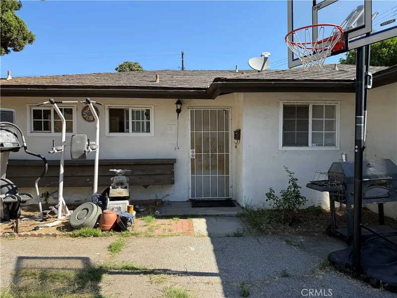 18711 Knapp Street, Northridge, CA 91324