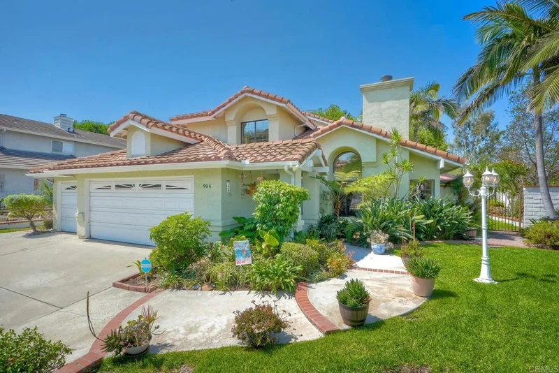 904 Robinwood Drive, Oceanside, CA 92056