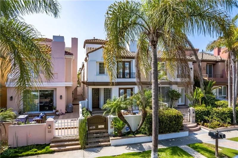517 21st Street, Huntington Beach, CA 92648