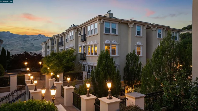 1233 Symphony Way, Vallejo, CA 94591