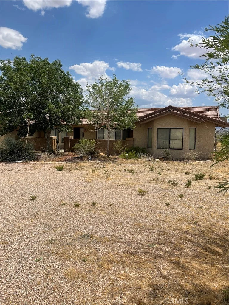 Photo 2 of 23859 Papago Road