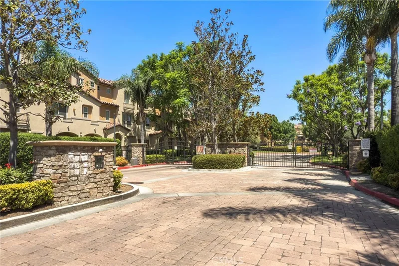 6272 Cristal Lane, Eastvale, CA 91752
