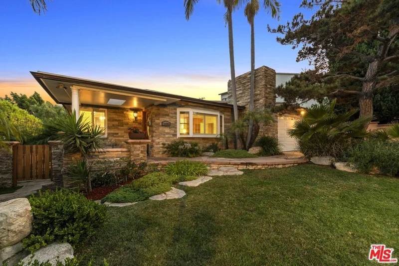 10300 Northvale Road, Los Angeles, CA 90064