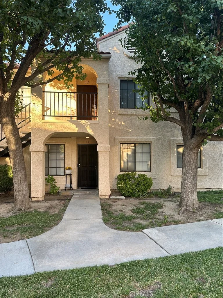 2554 Olive Drive 12, Palmdale, CA 93550