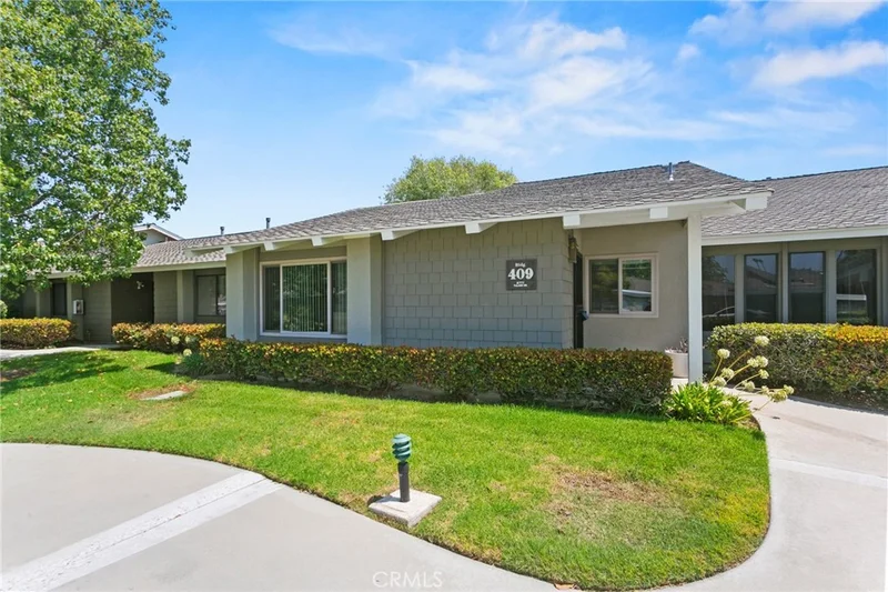 8777 Tulare Drive 409B, Huntington Beach, CA 92646
